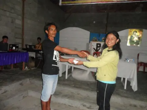 Pemberian hadiah lomba